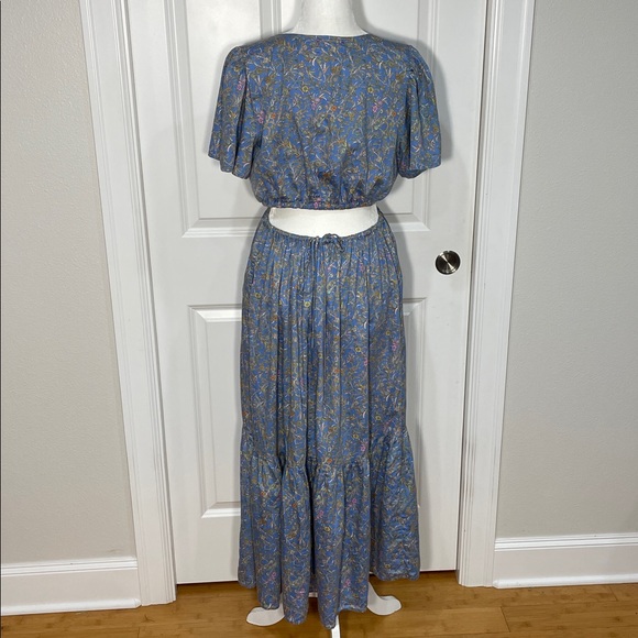 XíRENA Gabrielle Cutout Dress Size Large Blue Floral Midi V Neck Flutter Sleeve - Picture 12 of 17